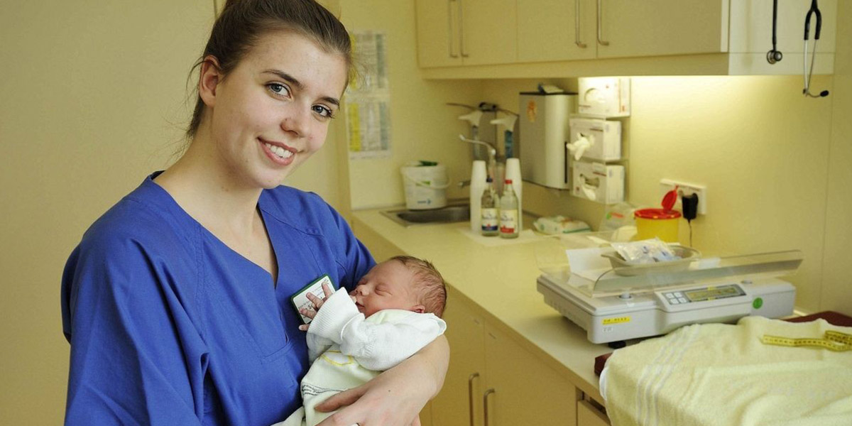 EBE yeni doğan hemşiresi